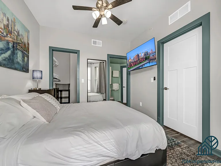 44 E Utica St #2B — Photo 15