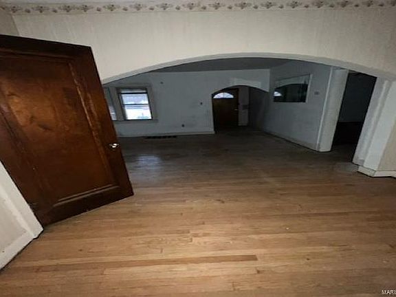 4th image of 2611 State St