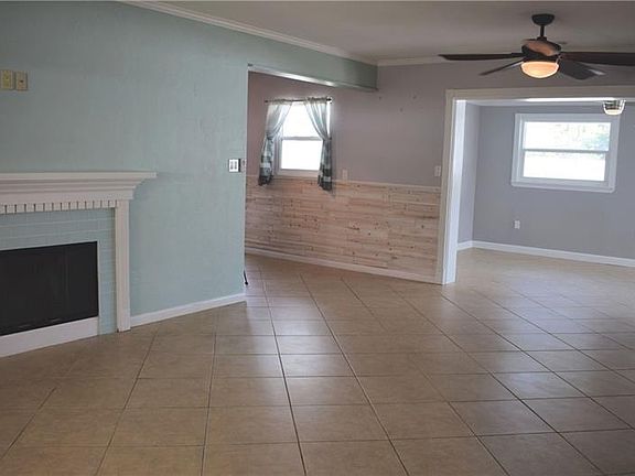5th image of 3027 Bay St