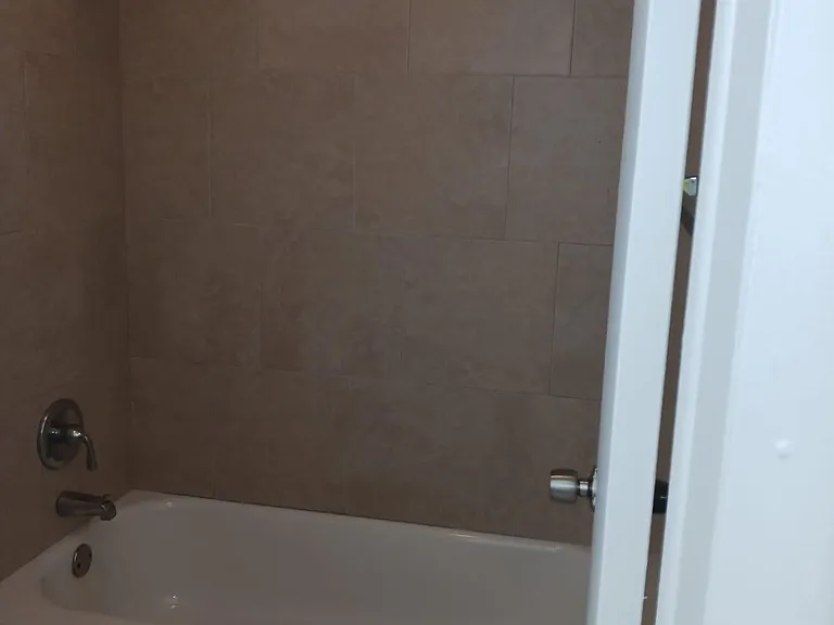 1015 NW 45th Ave #103 — Photo 15