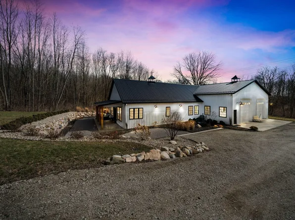 23549 Forest Shores Dr, Cassopolis, MI 49031