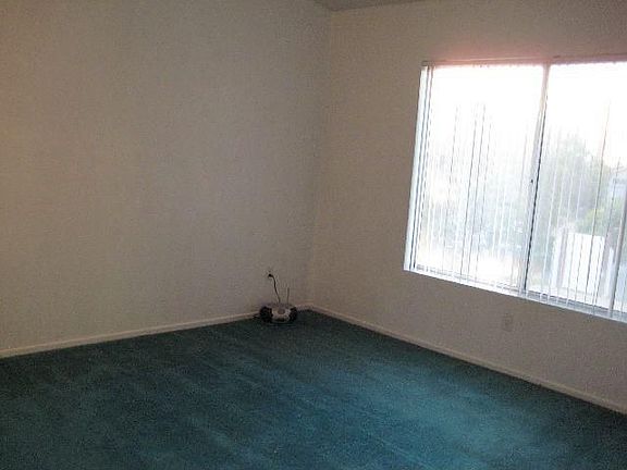 5th image of 15704 Willow Dr