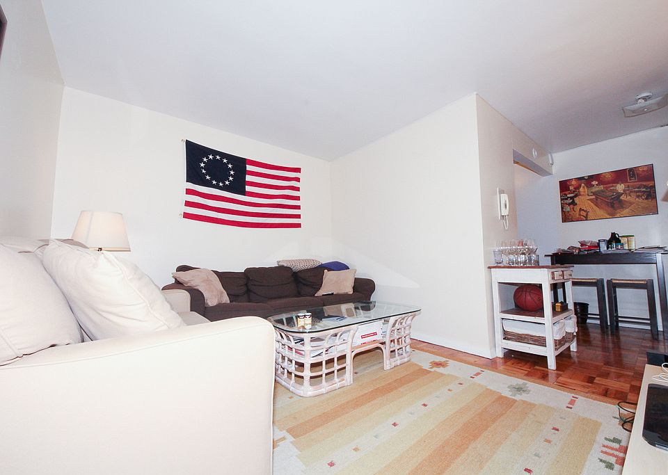 1st image of 165 Christopher St APT Lx