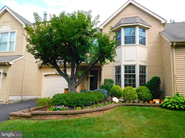 652 Chatham Ct, Chalfont, PA 18914