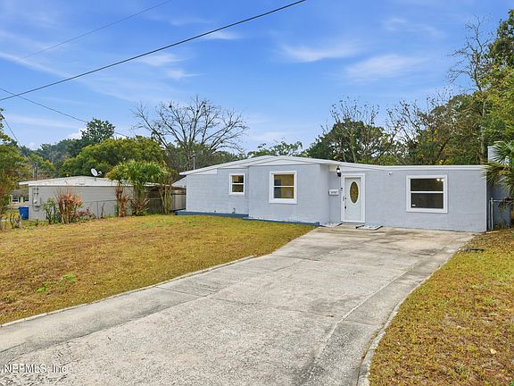 3rd image of 6752 ECTOR Place