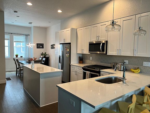 Kitchen with premium appliances and lots of cabinet & counter space