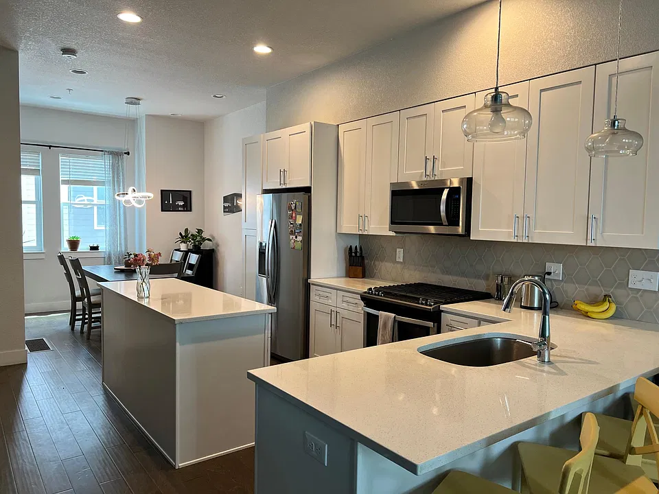 Kitchen with premium appliances and lots of cabinet & counter space