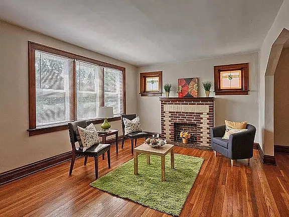 2 bed, 1359 sqft, $1,500 — Photo 2