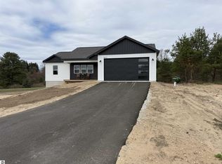 9872 Cushman Ct, Williamsburg, MI 49690