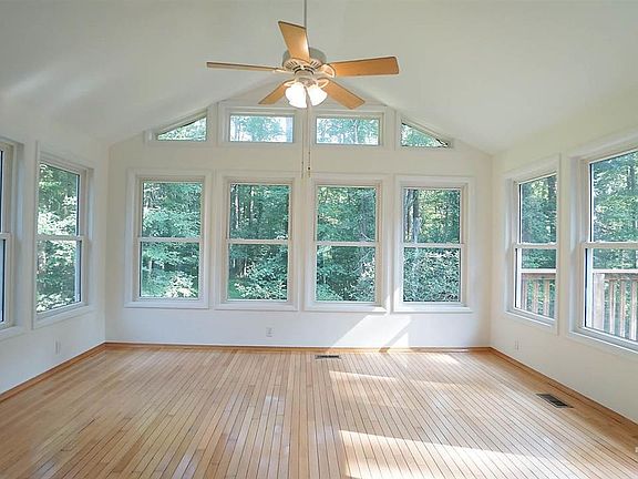 5th image of 3908 Brixton Ln