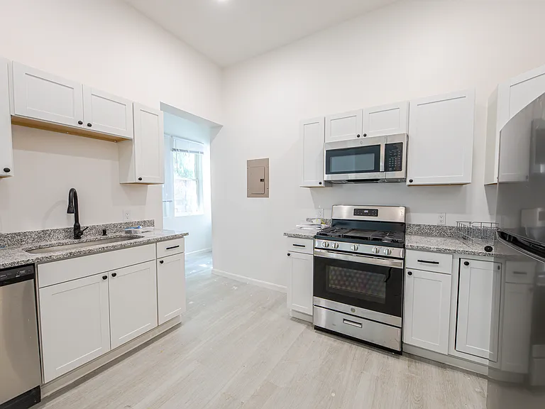2620 May St #2 — Photo 1