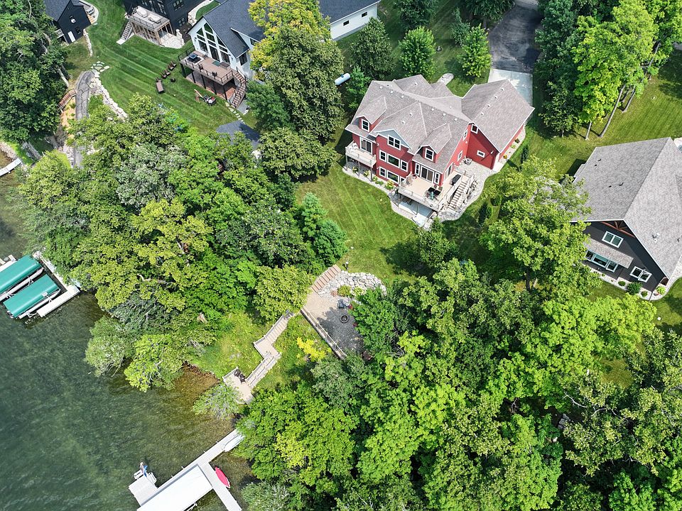 1st image of 9722 Maple Cir NW