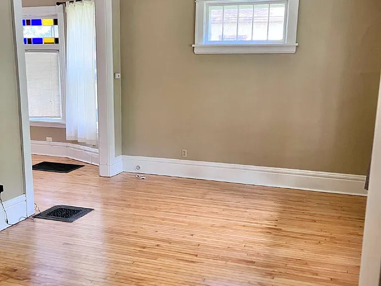 1741 Van Buren Ave — Photo 8