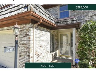 1239 Harwich Ct, Rocky River, OH 44116
