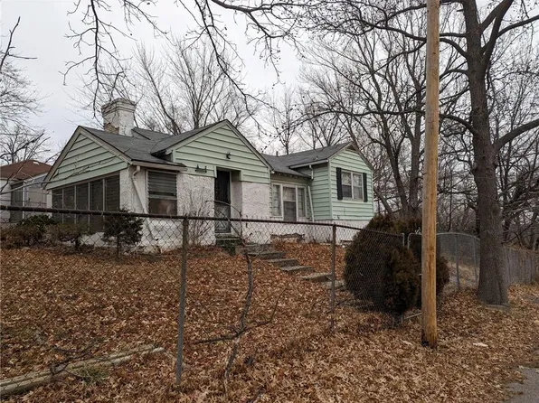 5000 E 39th Ter, Kansas City, MO 64130