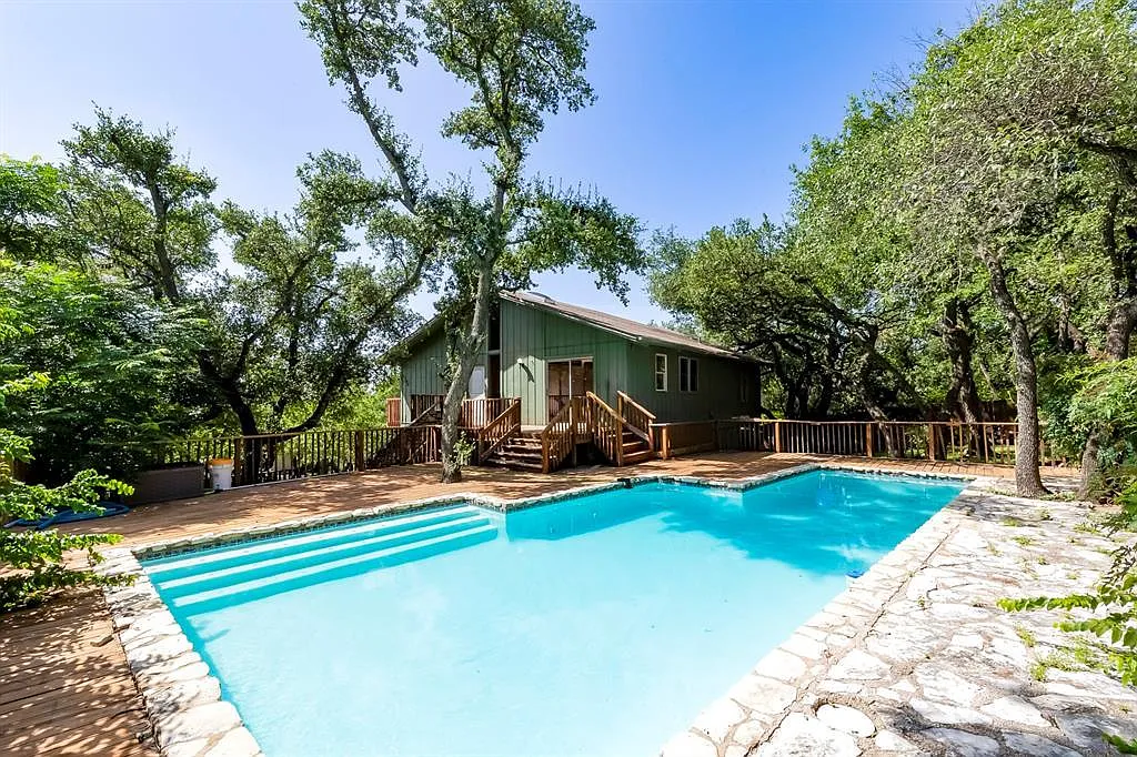3 bed, 2.5 bath, 2448 sqft, $4,275 — Photo 1