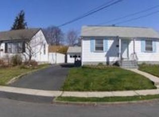 94 Canal St, Iselin, NJ 08830