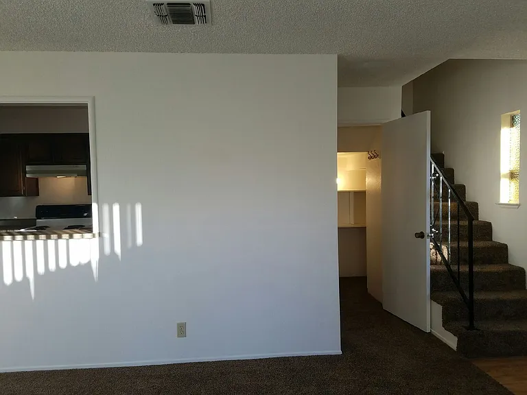 1078 Franklin Ave — Photo 55