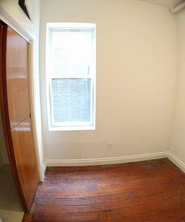4th image of 1722 S Desplaines St APT 1R