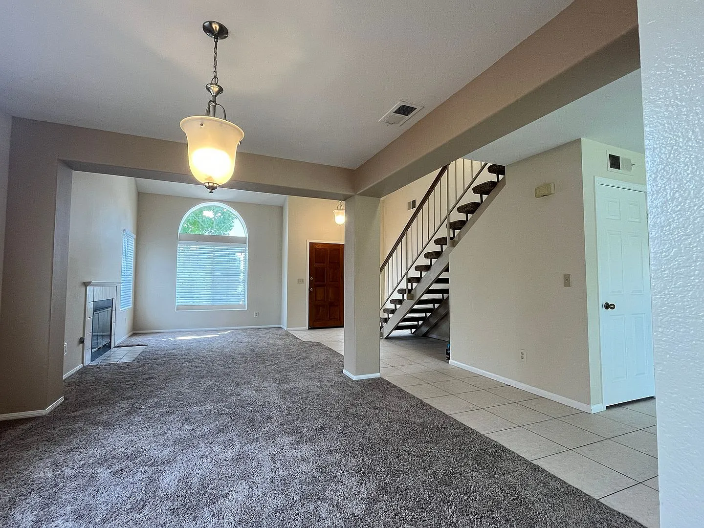 Bright & Move-In Ready: 4BR San Marcos Home with Downstairs Bedroom and Bath — Photo 4