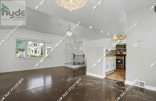 524 East 89th Place - 1 — Photo 3