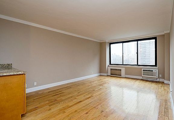 4th image of 784 Columbus Ave APT 6K