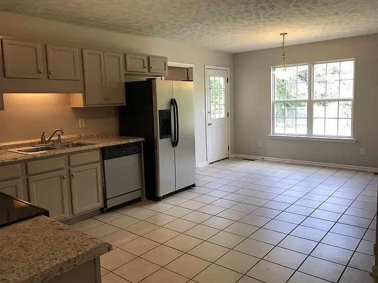 112 Bundy Ct — Photo 6