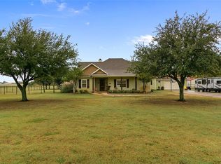 10305 Bobbie Ln, Pilot Point, TX 76258
