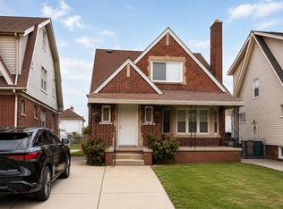 7048 Jonathon St, Dearborn, MI 48126