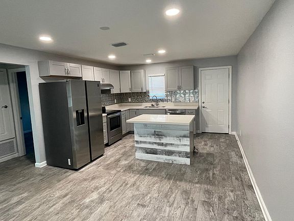 4th image of 35 S H St #35