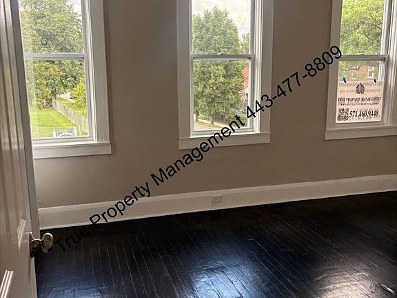 3rd image of 3924 Fairview Ave #3