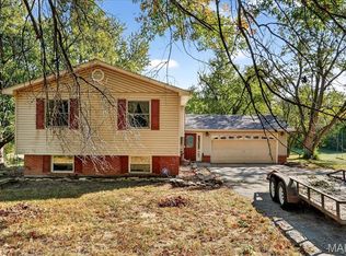 2222 Golf View Dr, Wentzville, MO 63385