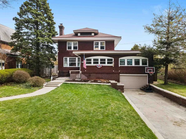 2214 Kensington Blvd, Fort Wayne, IN 46805