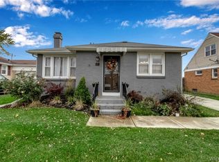 11 Betty Lou Ln, Cheektowaga, NY 14225