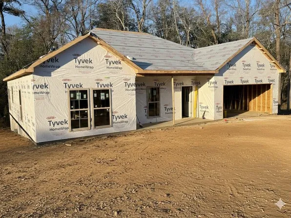 25 Memory Ln, Eufaula, AL 36027