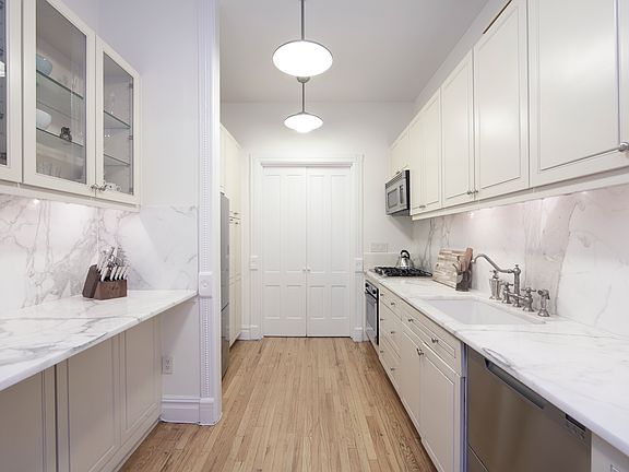 5th image of 37 W 95th St #Dpx2