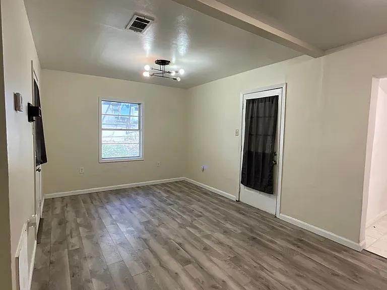 1314 Oak Dr — Photo 4