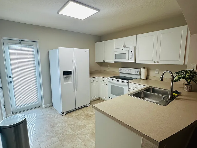 890 Luminary Cir #103 — Photo 4