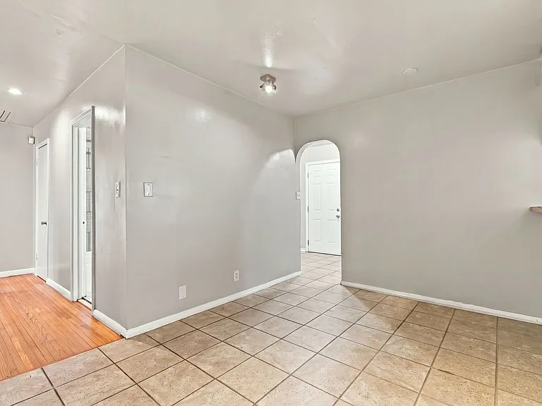 6624 E 27th Pl — Photo 5