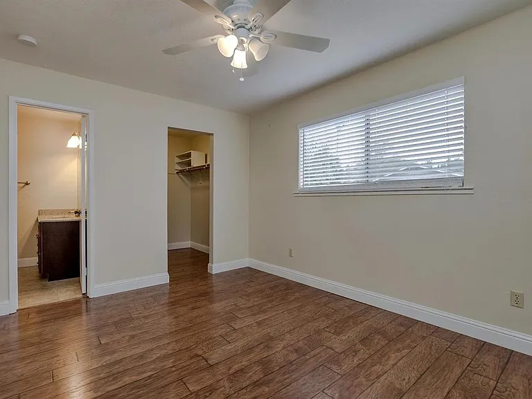 704 Christie Ct — Photo 6