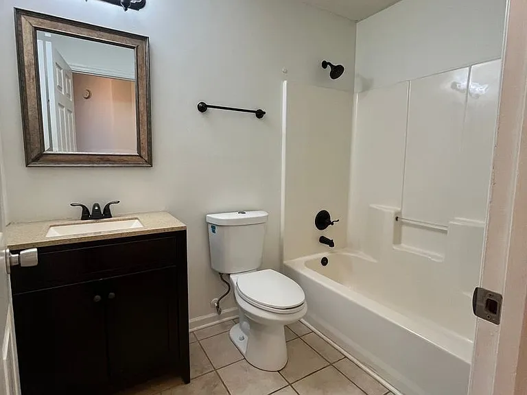 715 Sark Dr — Photo 8