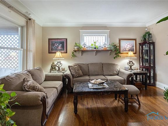 5th image of 2126 Delence St