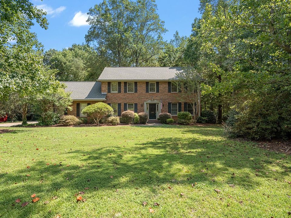 1st image of 405 Thornhill Dr