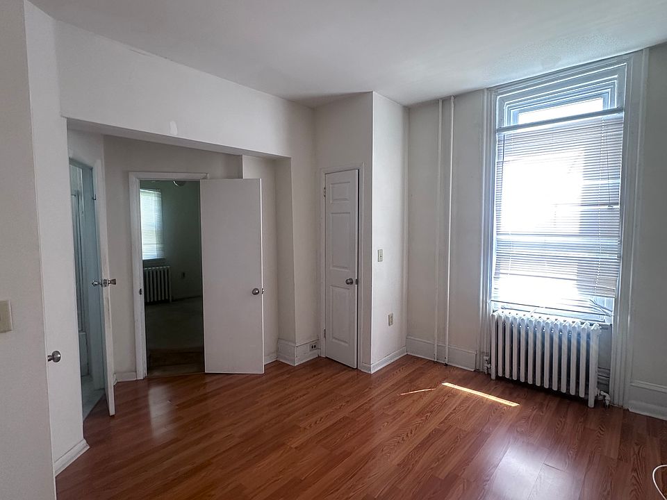 1st image of 1921 Wallace St APT 3R