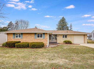 3702 Schroeder DRIVE, Manitowoc, WI 54220