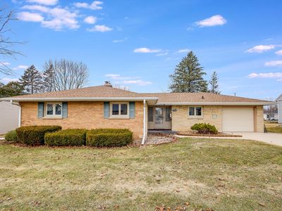 3702 Schroeder DRIVE, Manitowoc, WI, 54220