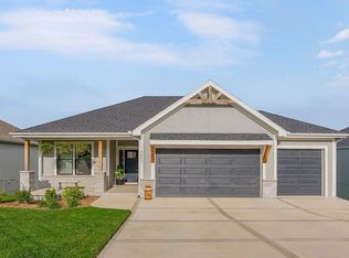 8461 Primrose St, De Soto, KS 66018