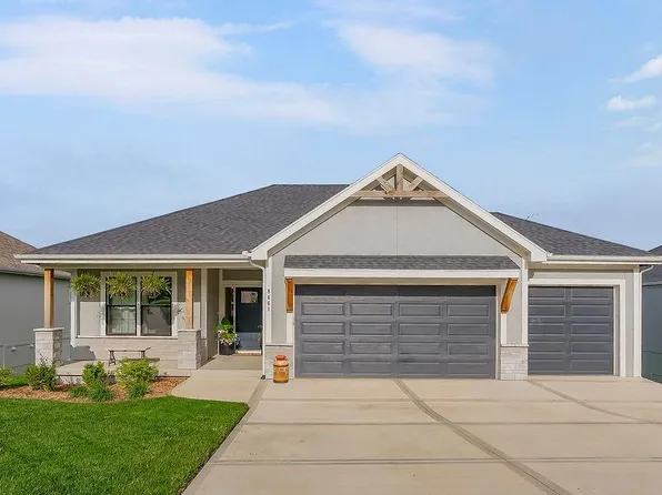 8461 Primrose St, De Soto, KS 66018