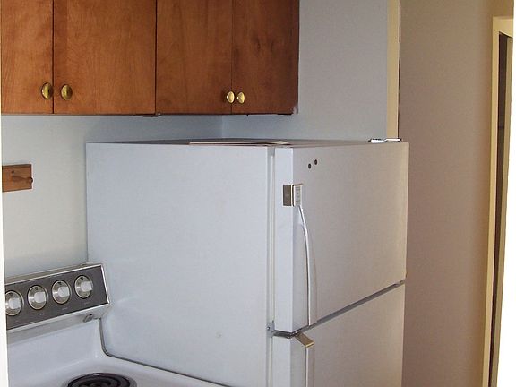 3rd image of 880 Lafayette Ave APT 9