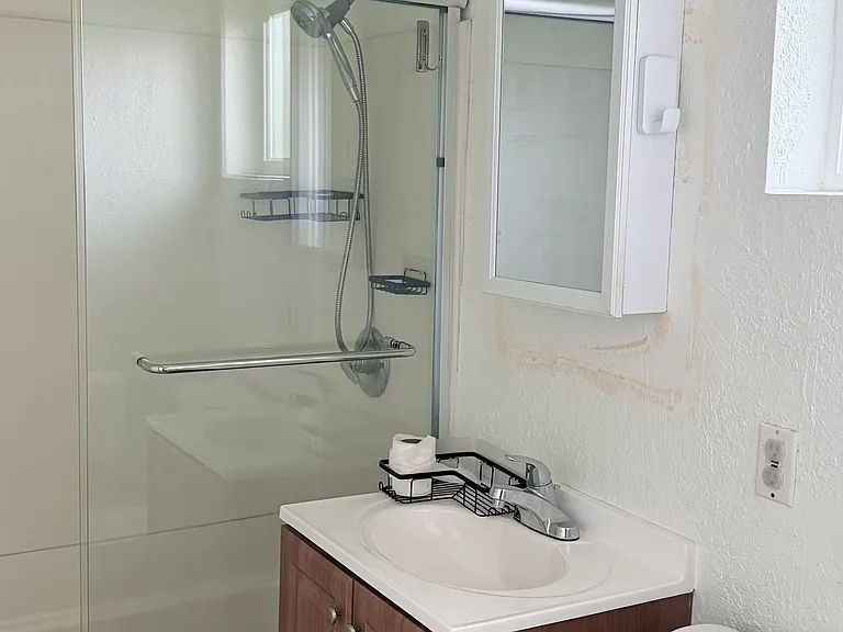 1100 Windermere Ave #5 — Photo 4